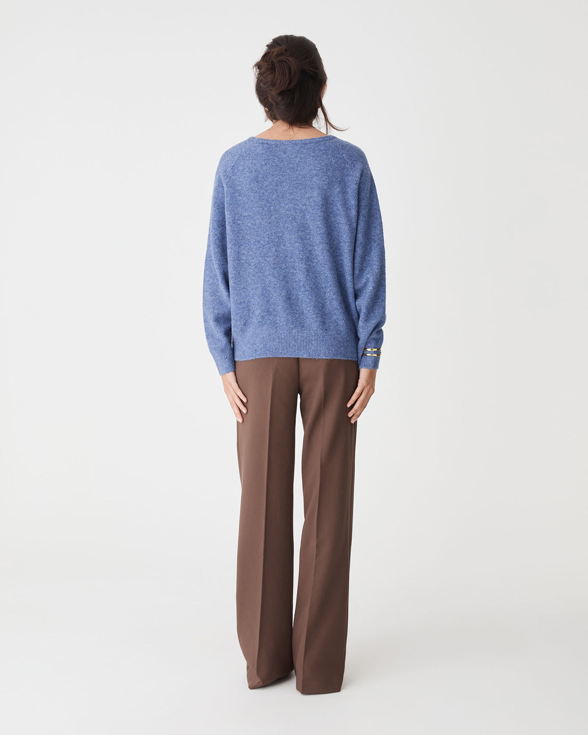 Octavia V-Neck Jumper in cornflower — view 4