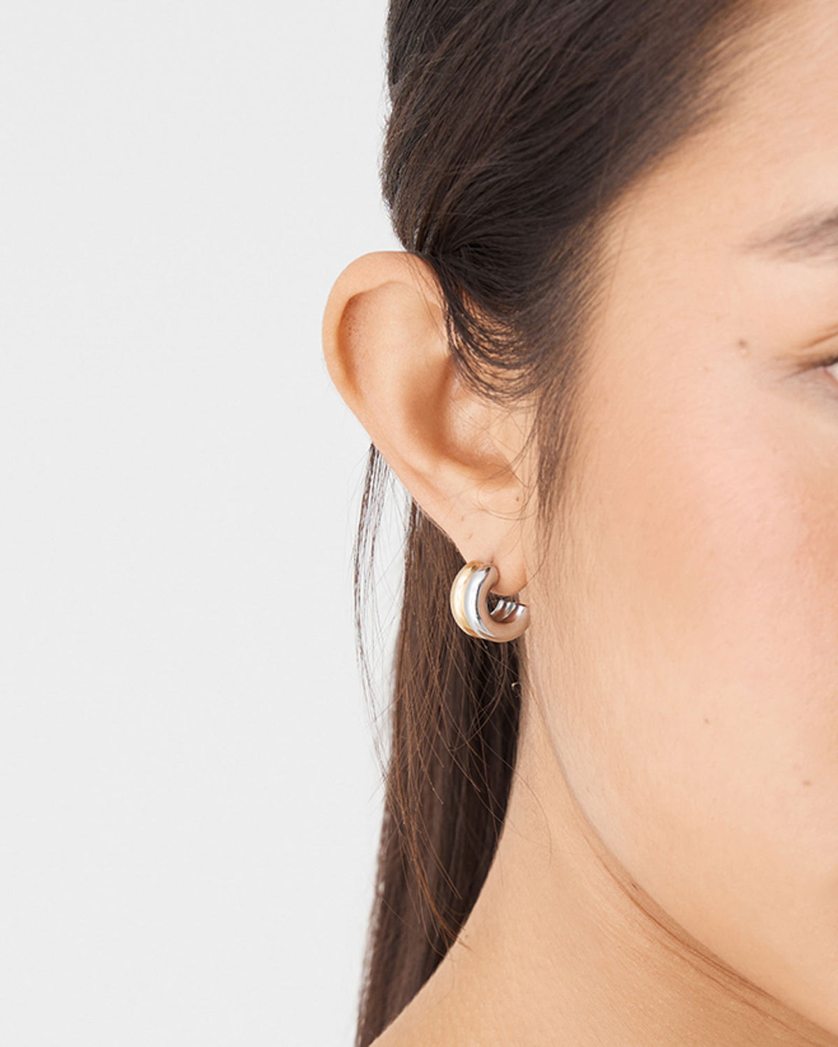 Vera Huggies Earrings in gold silver — view 2